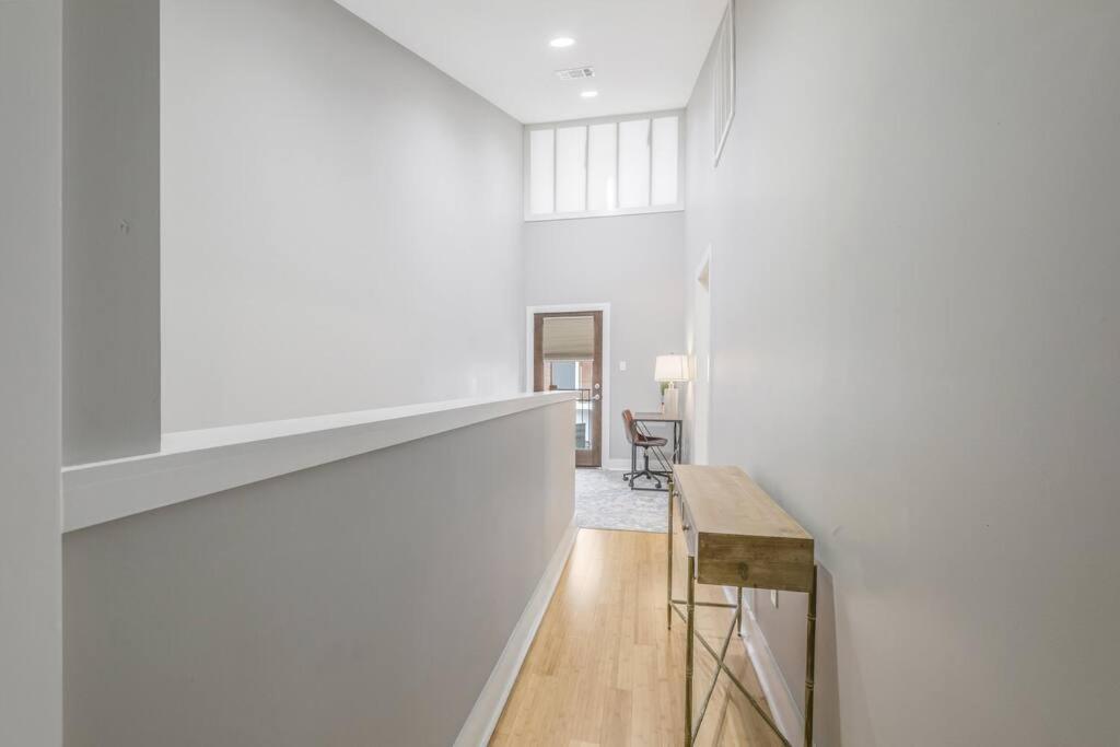 Cozy 2 Bed Townhome Near The Hospital Lafayette Exterior photo