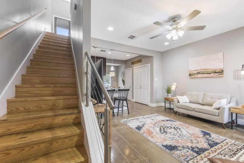 Cozy 2 Bed Townhome Near The Hospital Lafayette Exterior photo